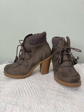 Mudd Taupe Lace-Up Heeled Ankle Boots